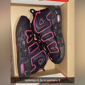 Woman’s size 8 uptempo